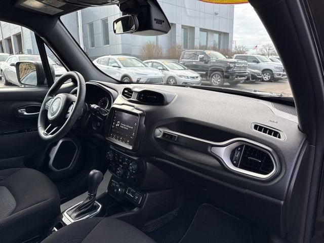 Used 2021 Jeep Renegade Latitude w/ Luxury Group II image 26