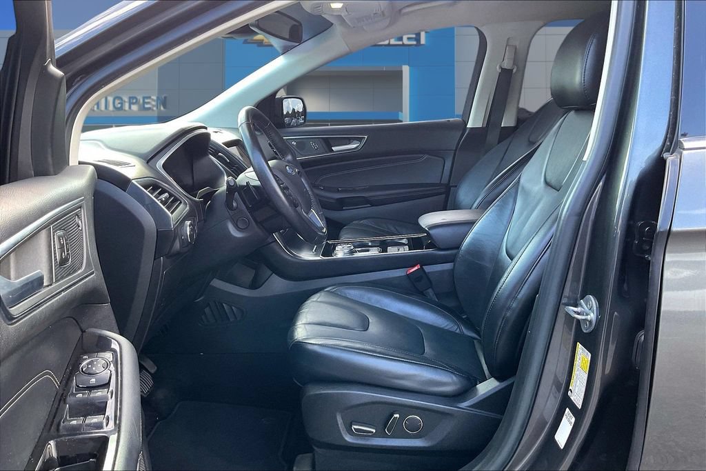 Used 2019 Ford Edge Titanium AWD/4WD image 21