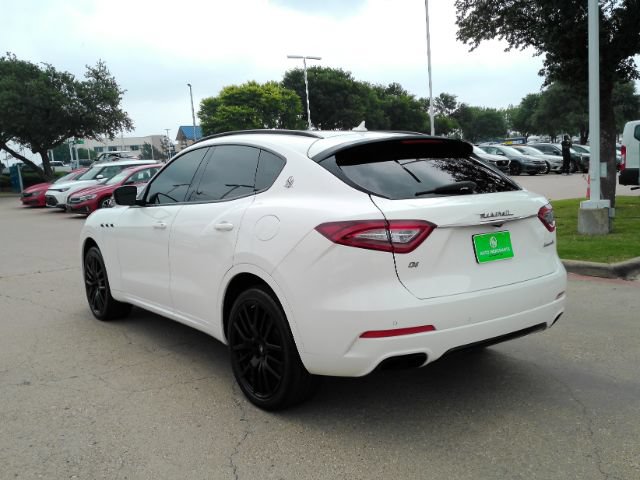 Used 2019 Maserati Levante AWD/4WD image 10