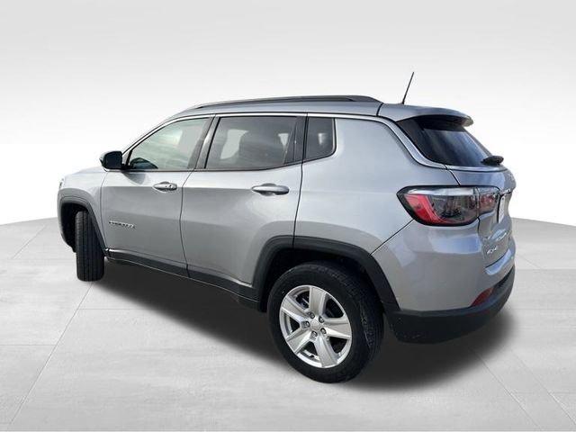 Used 2022 Jeep Compass Latitude image 4