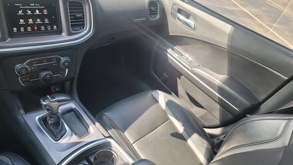 Used 2021 Dodge Charger SXT w/ Leather Interior Group RWD image 23