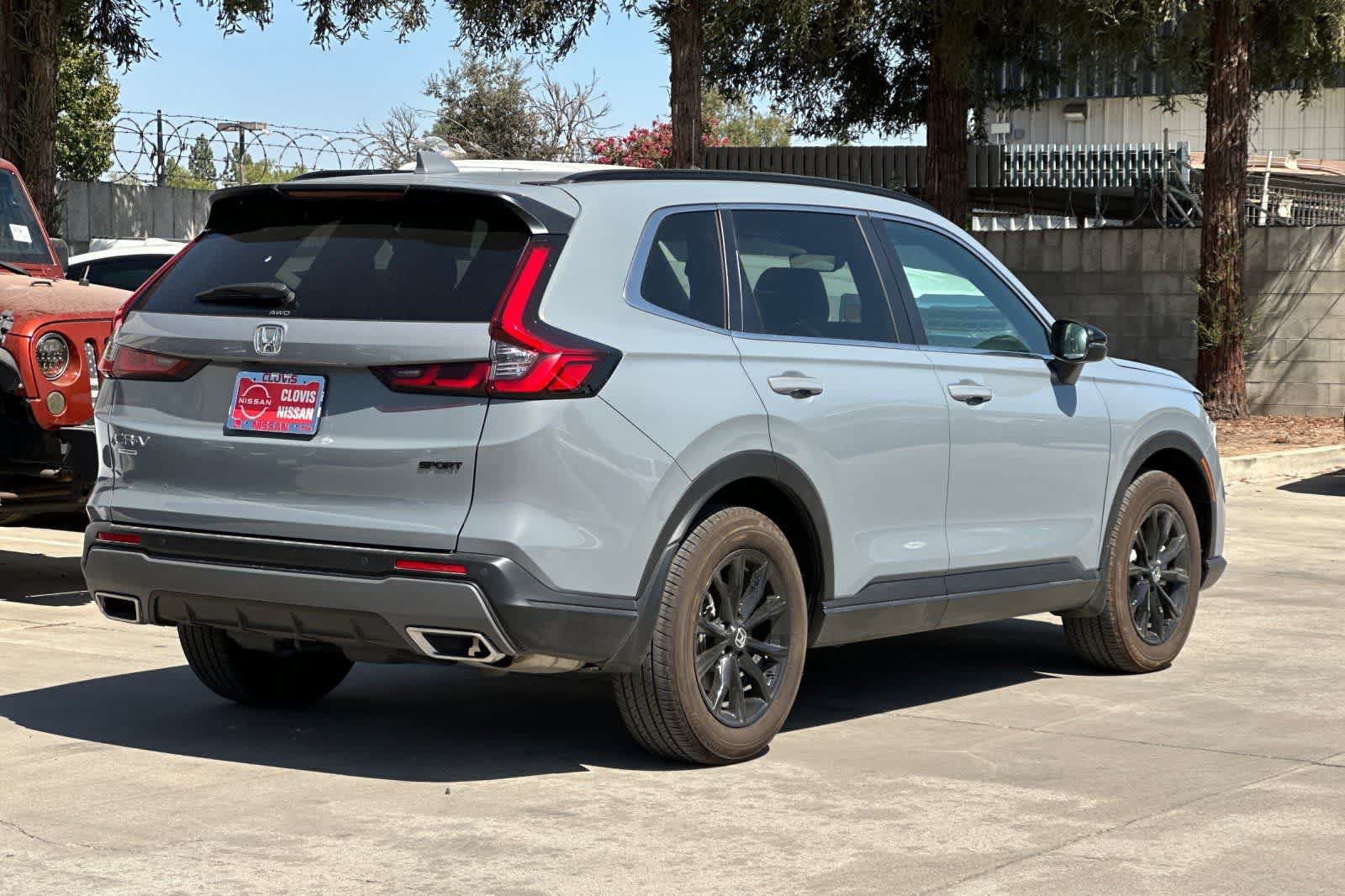Used 2025 Honda CR-V Sport-L image 3
