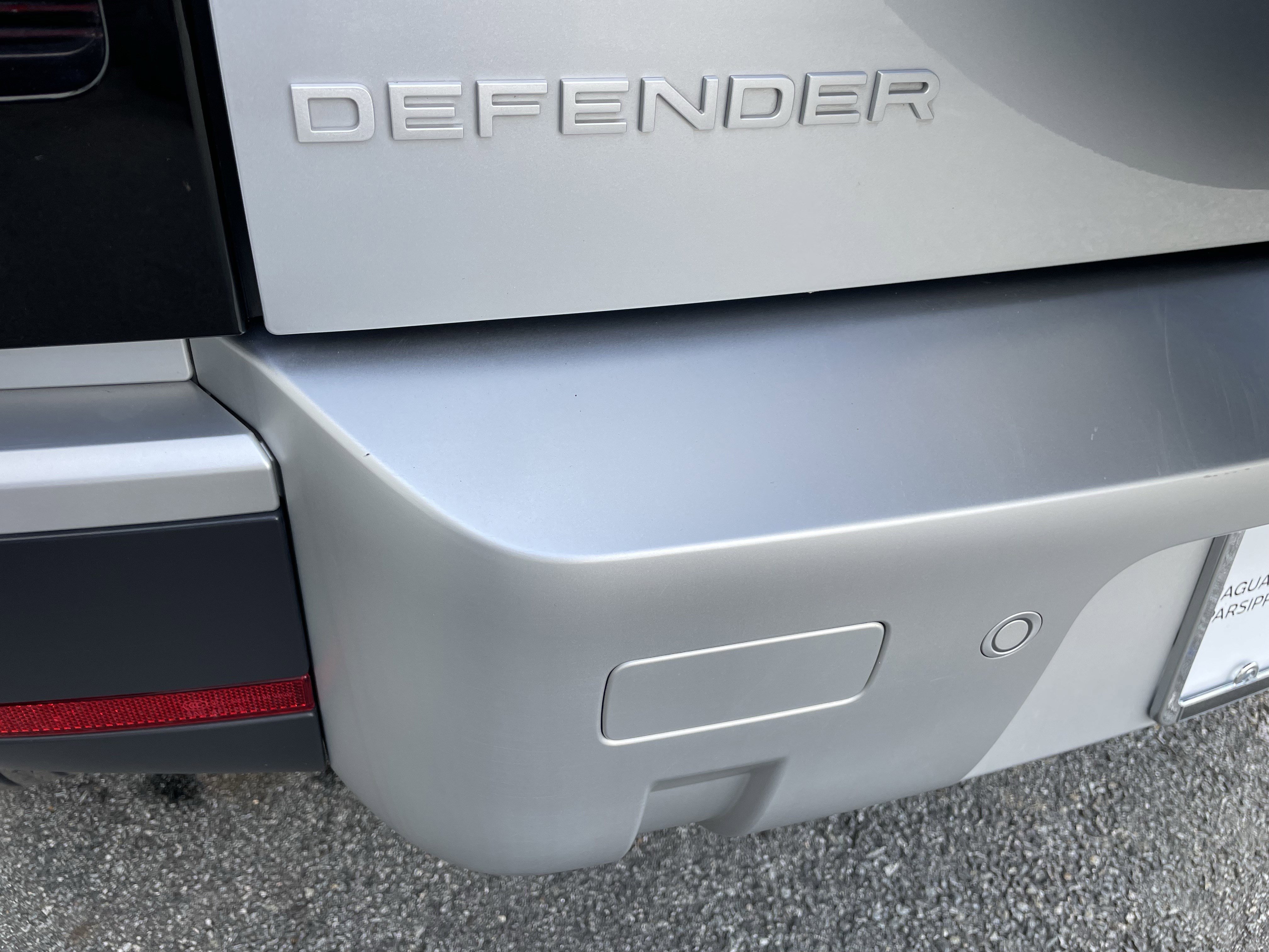 Certified 2024 Land Rover Defender 110 S image 33