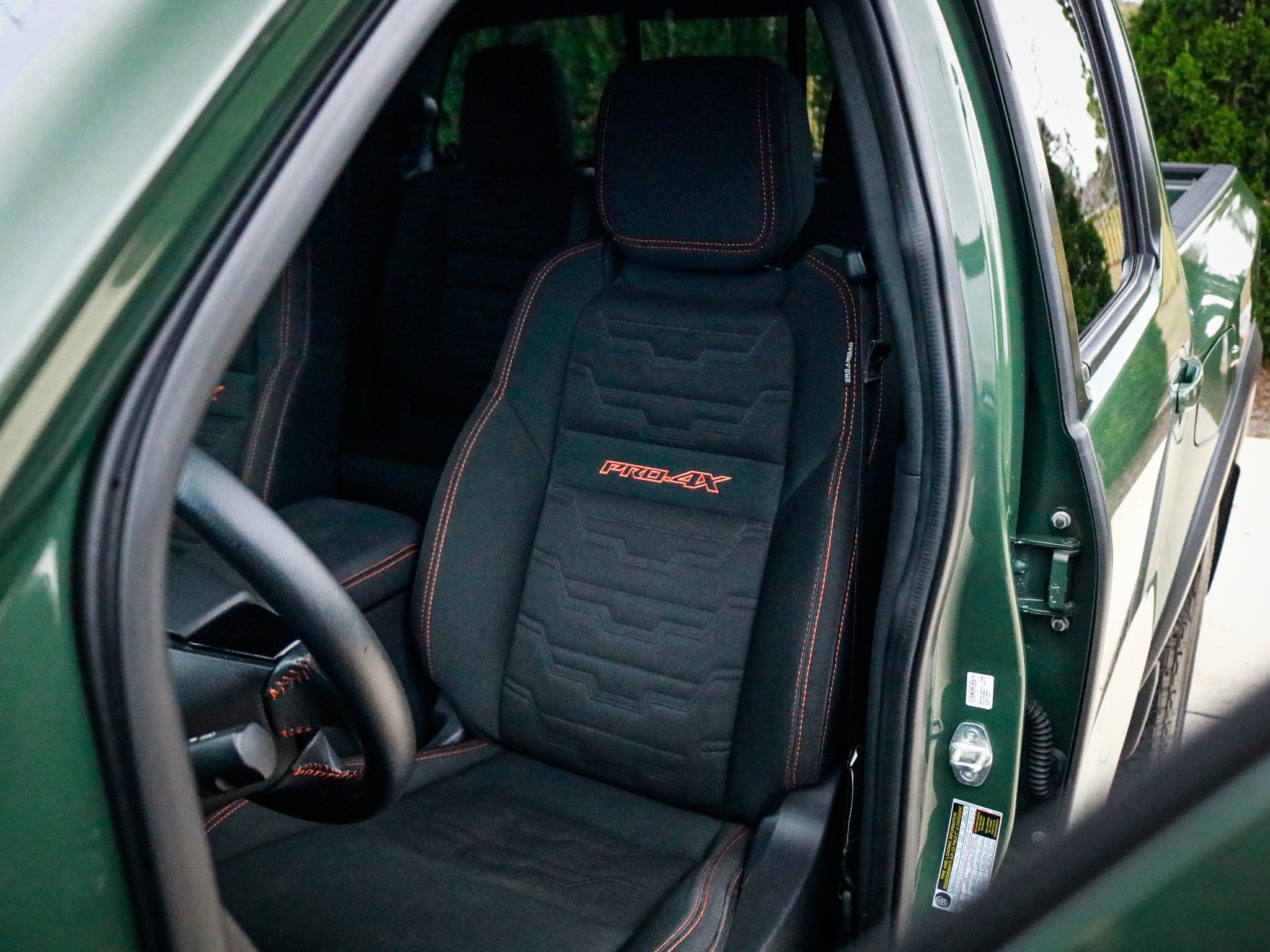 Used 2023 Nissan Frontier PRO-4X w/ Technology Package AWD/4WD image 16