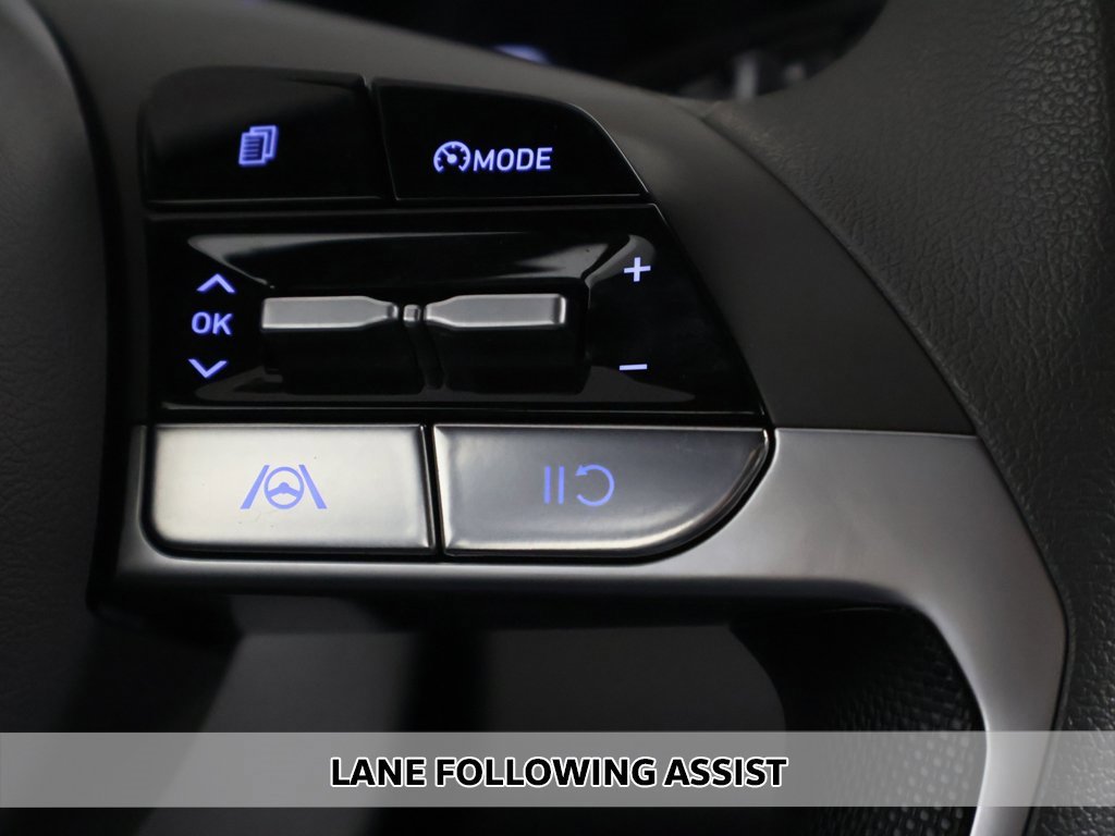 Used 2023 Hyundai Elantra SEL w/ Preferred Accessory Package image 3