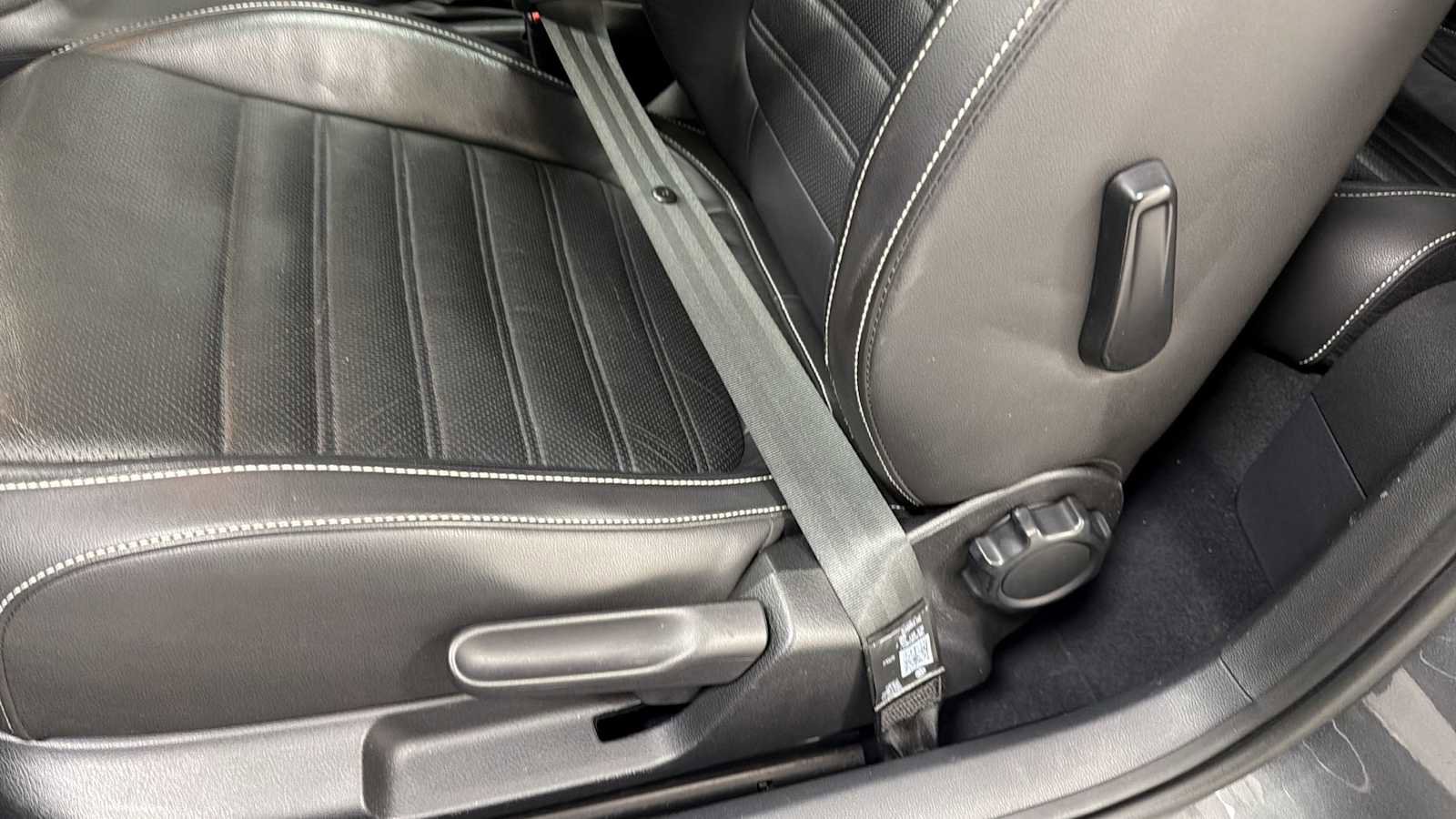 Used 2014 Volkswagen Beetle TDI image 16