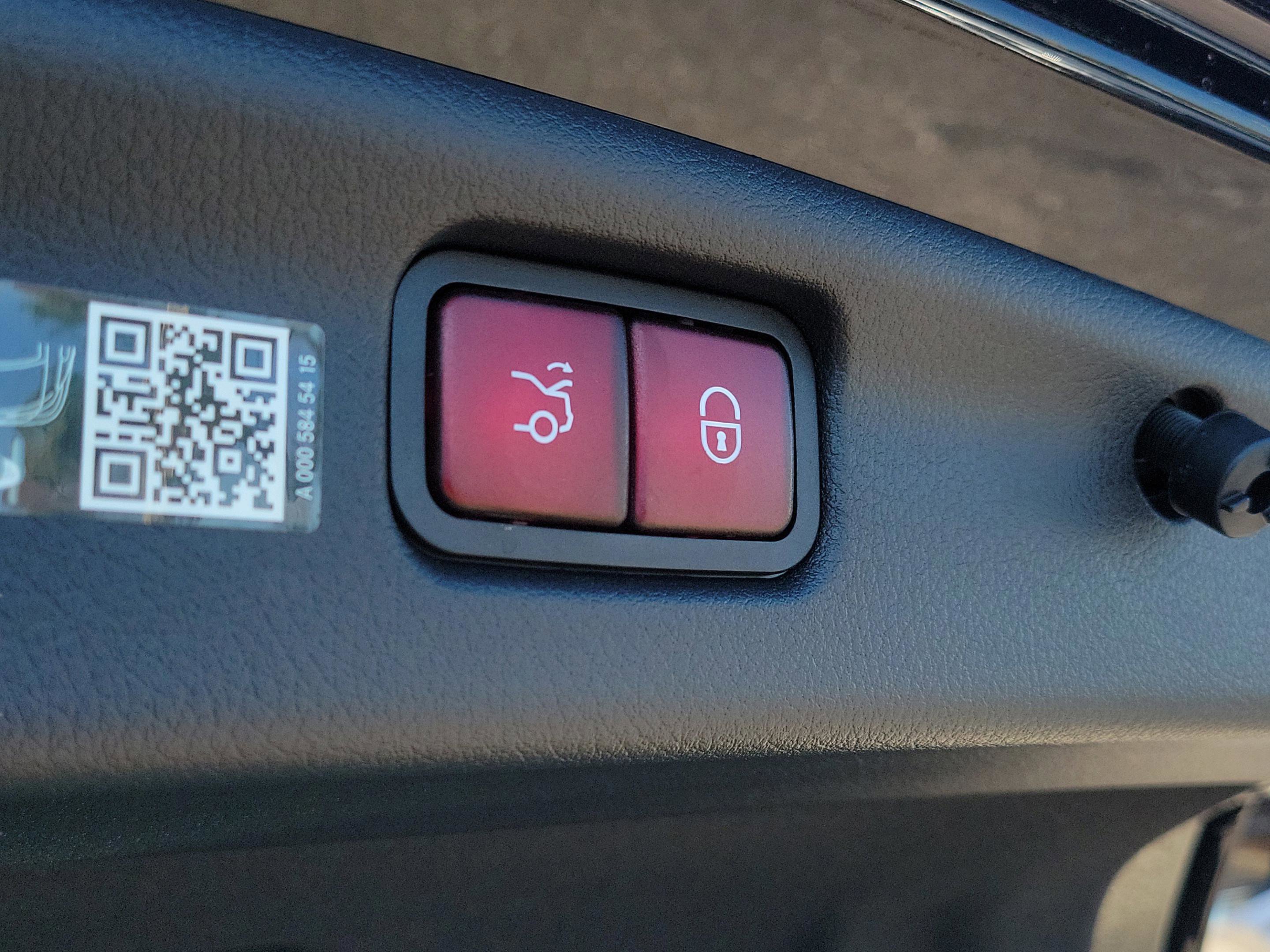 Certified 2025 Mercedes-Benz C 300 Sedan image 6