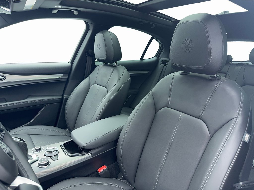 New 2025 Alfa Romeo Stelvio Sprint w/ Convenience Package image 31