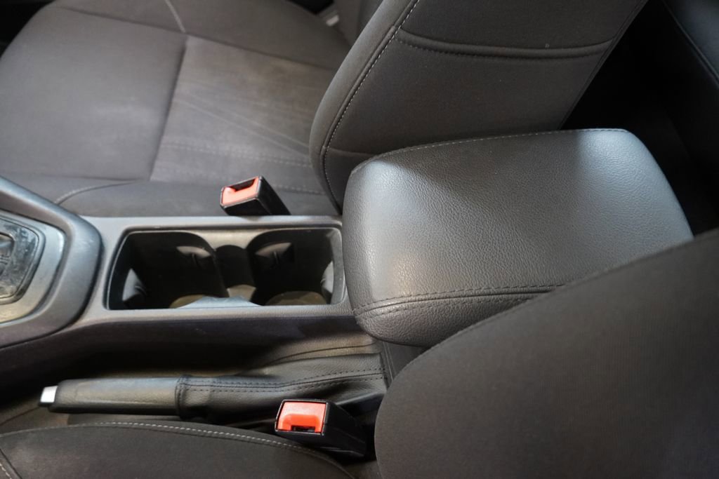 Used 2015 Ford Focus SE FWD image 22