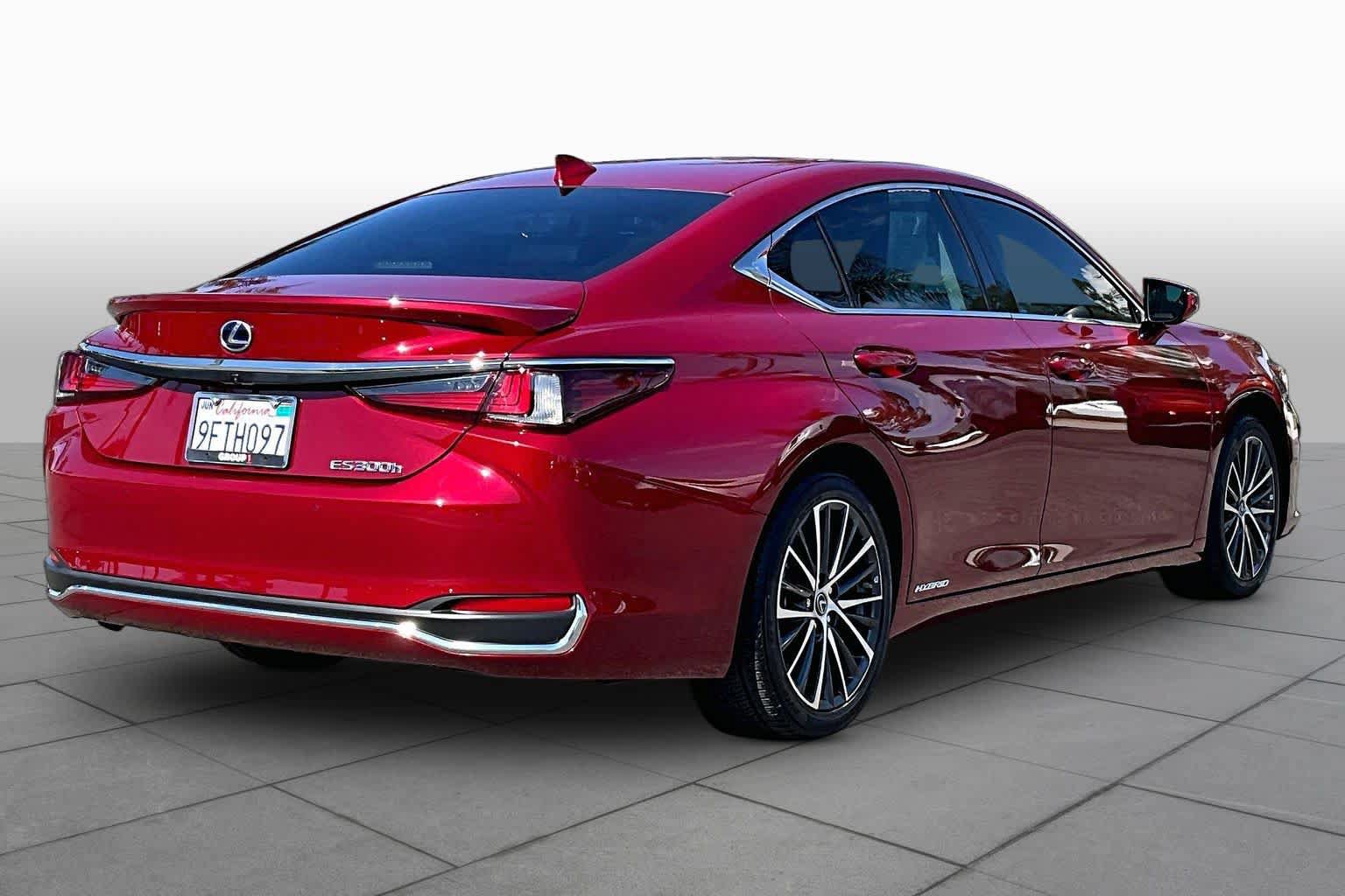 Used 2022 Lexus ES 300h w/ Premium Package FWD image 12