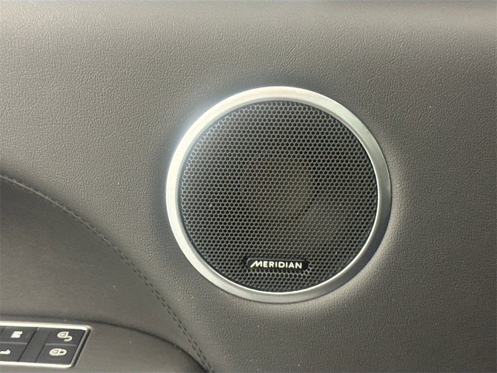 Used 2020 Land Rover Range Rover Sport SE image 18