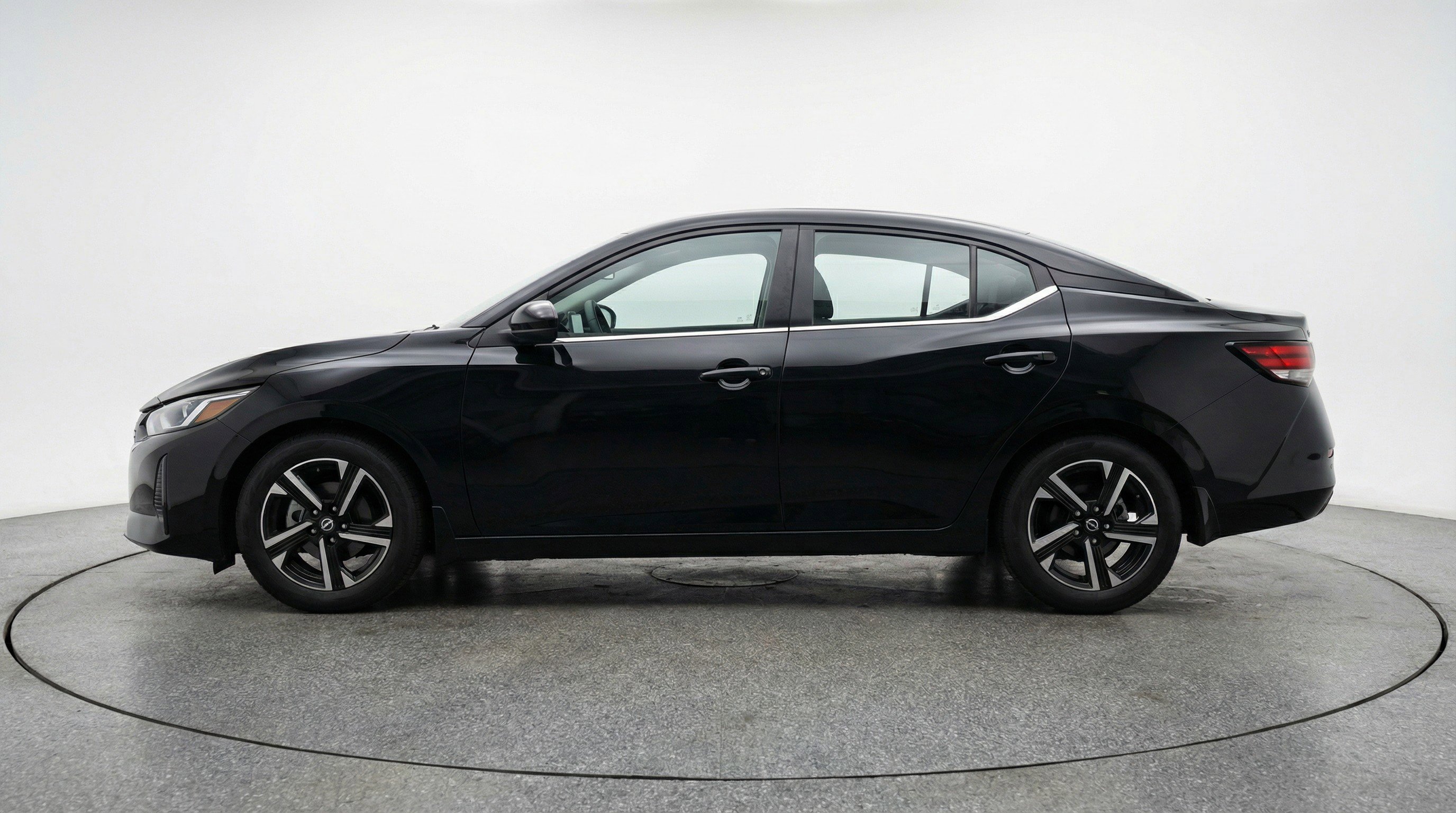 Used 2025 Nissan Sentra SV image 5