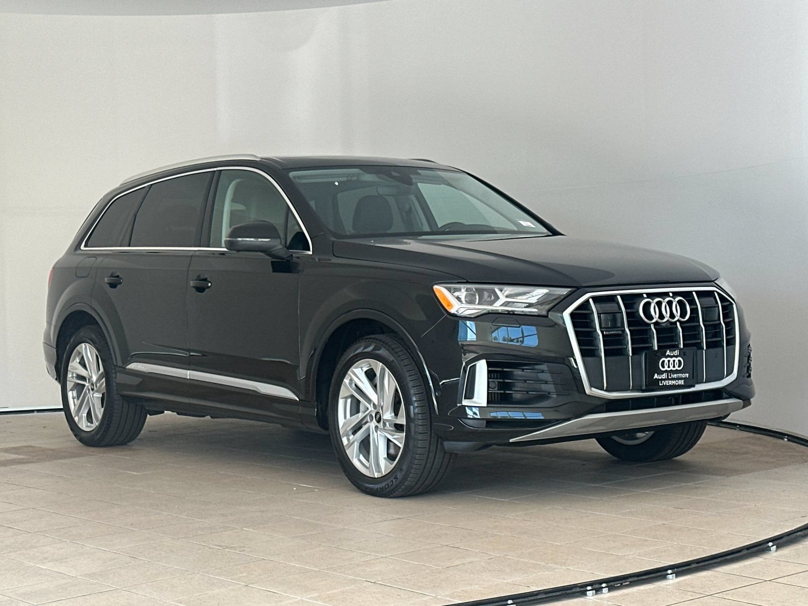 Used 2023 Audi Q7 3.0T Premium Plus w/ Premium Plus Package AWD/4WD image 8