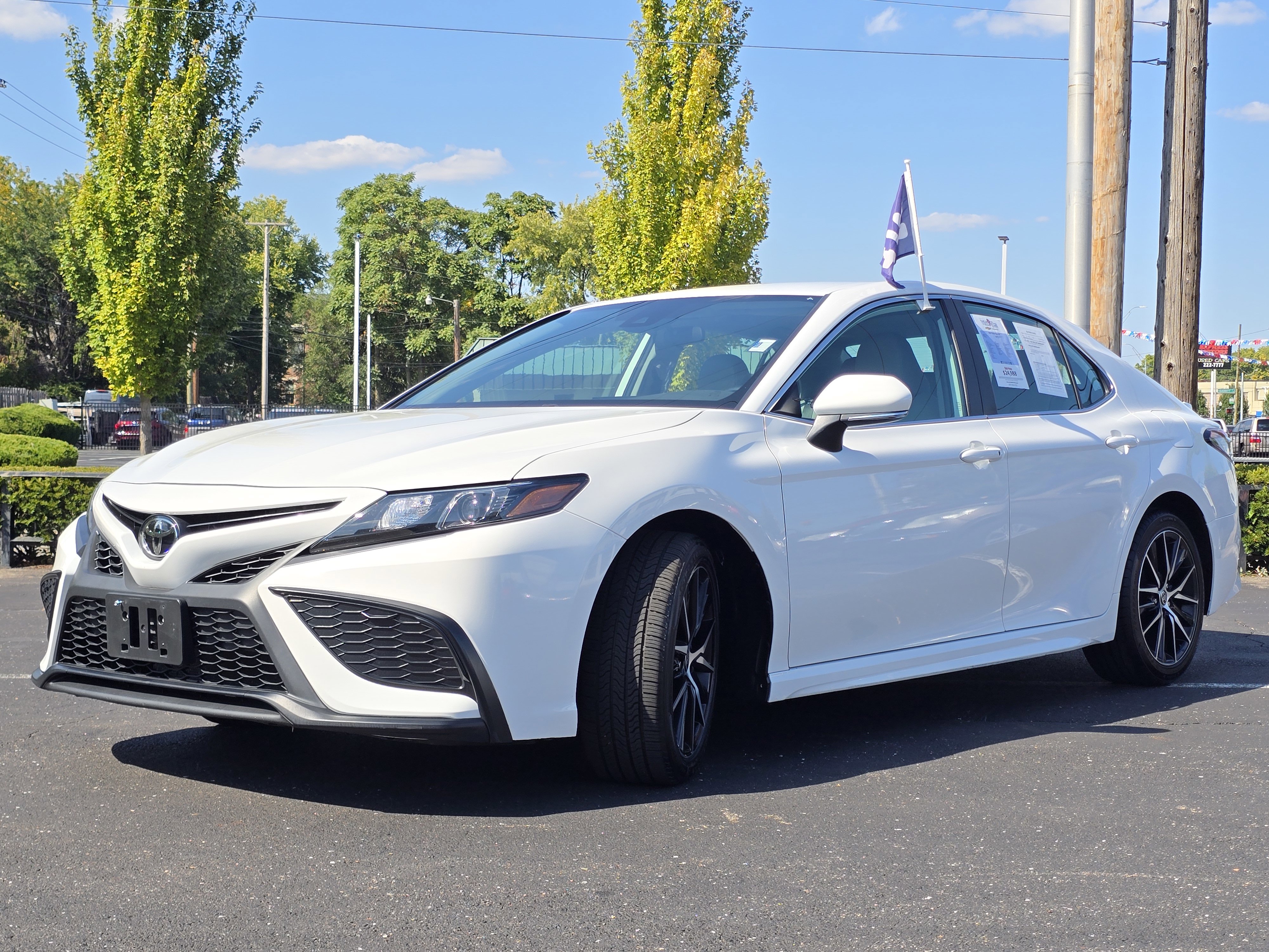 Used 2023 Toyota Camry SE image 17