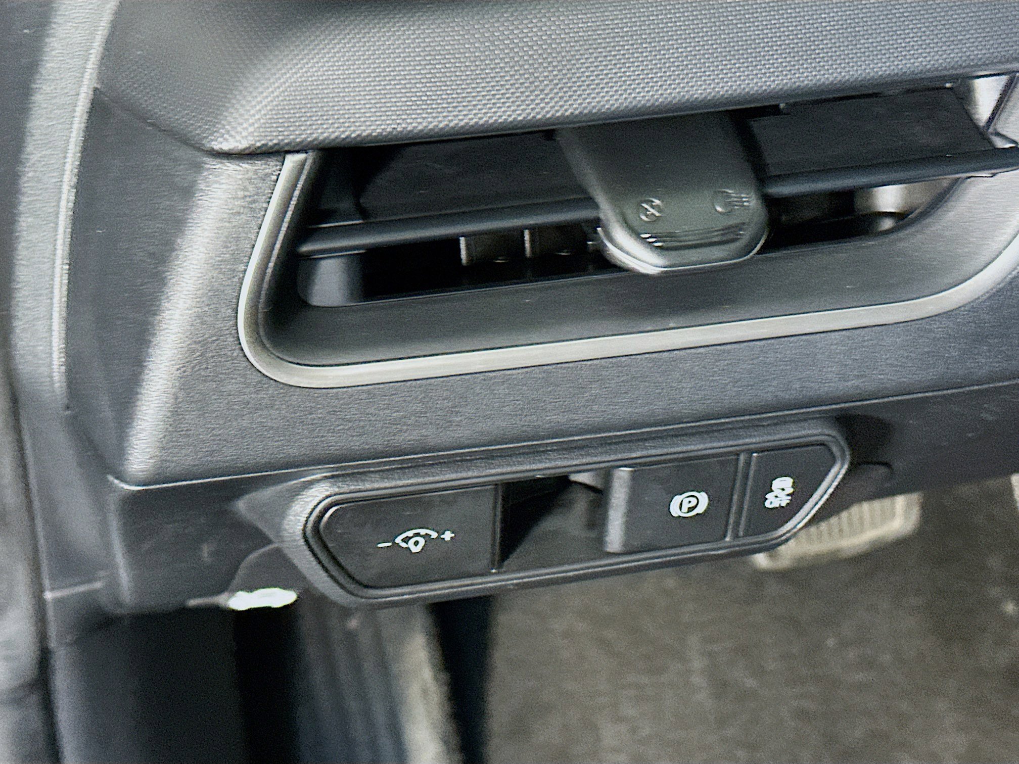 Used 2025 Kia K4 LXS image 17