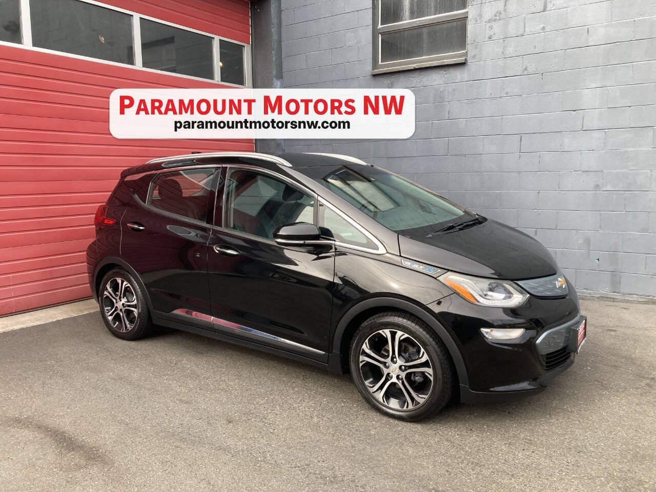 Used 2017 Chevrolet Bolt Premier w/ Driver Confidence II Package FWD image 1