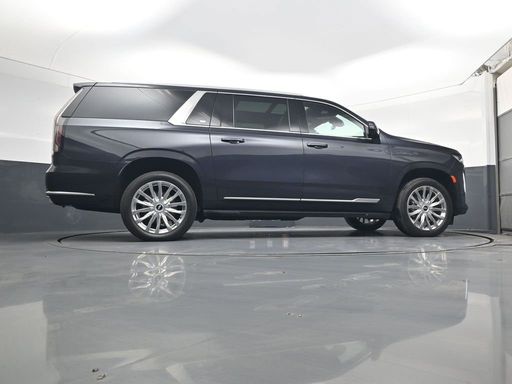 Used 2023 Cadillac Escalade ESV Premium Luxury image 23