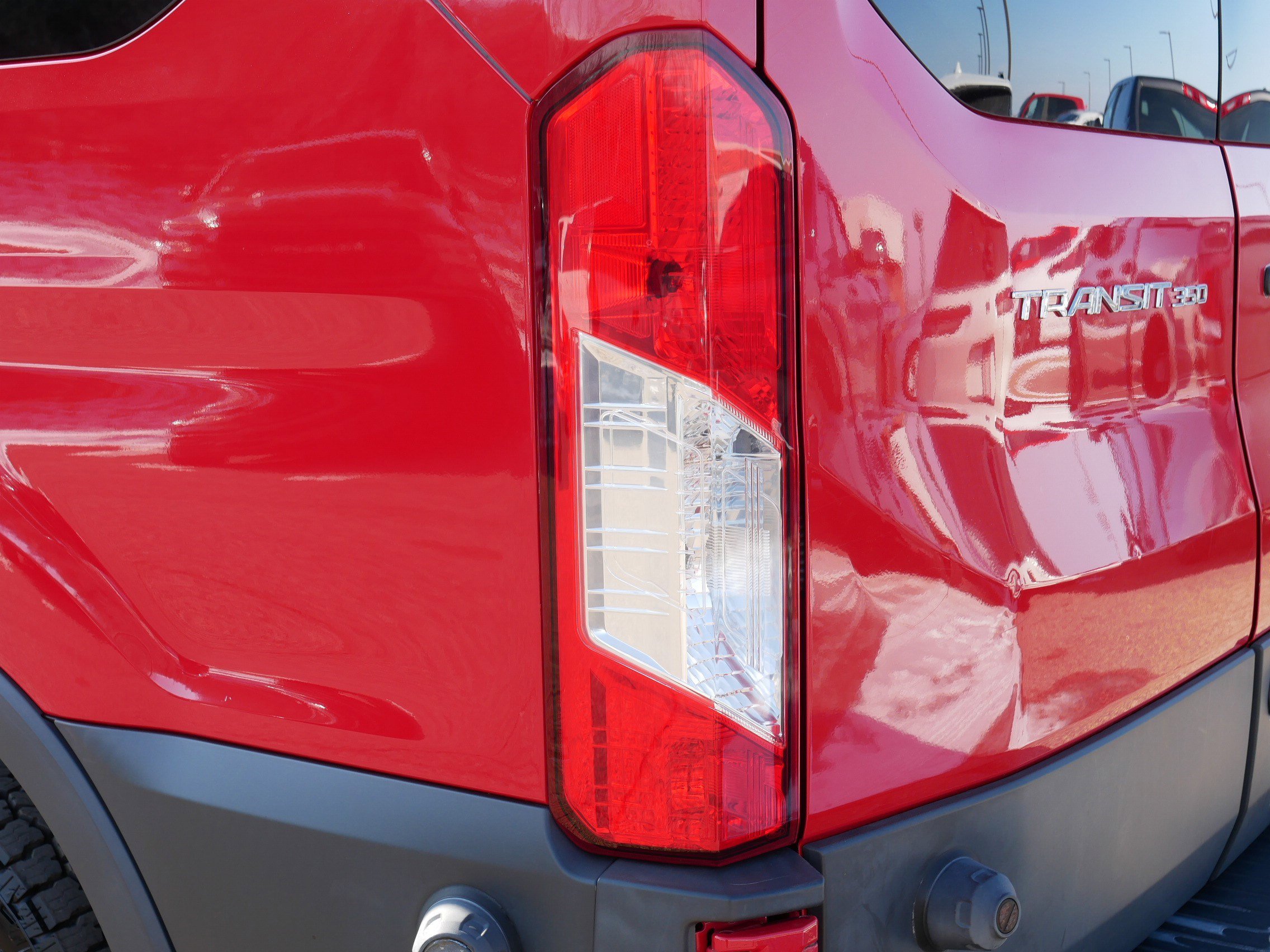 Used 2015 Ford Transit 350 XLT image 17