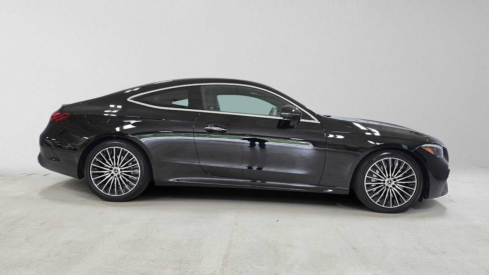New 2026 Mercedes-Benz CLE 450 4MATIC Coupe image 2