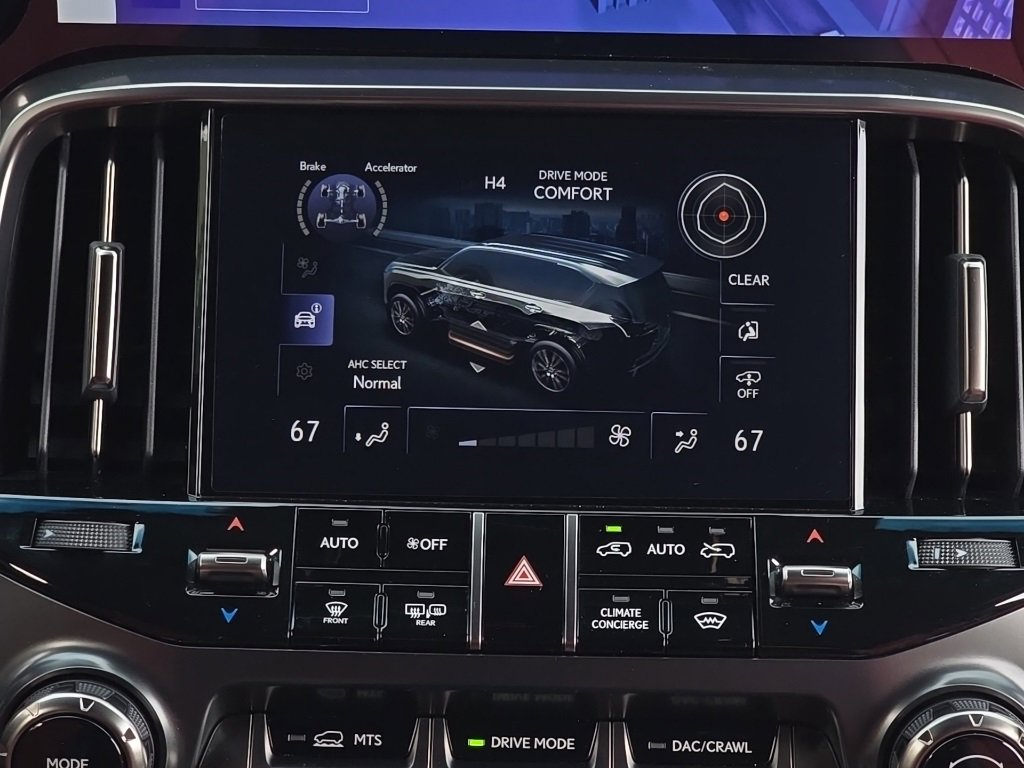 Used 2024 Lexus LX 600 F Sport image 23