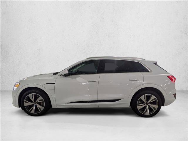 Used 2024 Audi Q8 e-tron Premium Plus w/ Premium Plus Package image 10