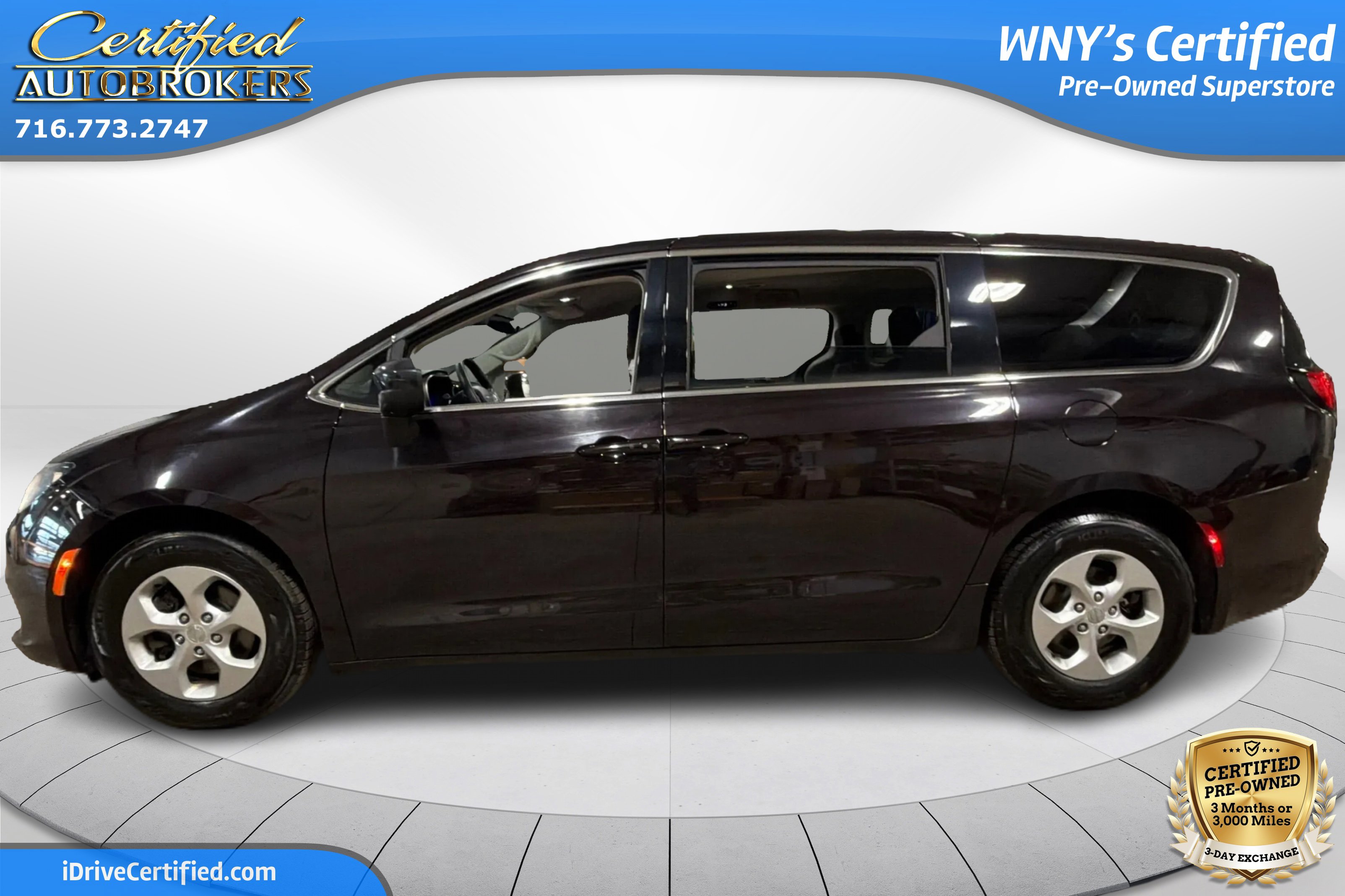 Used 2017 Chrysler Pacifica LX w/ Tire & Wheel Group FWD image 9