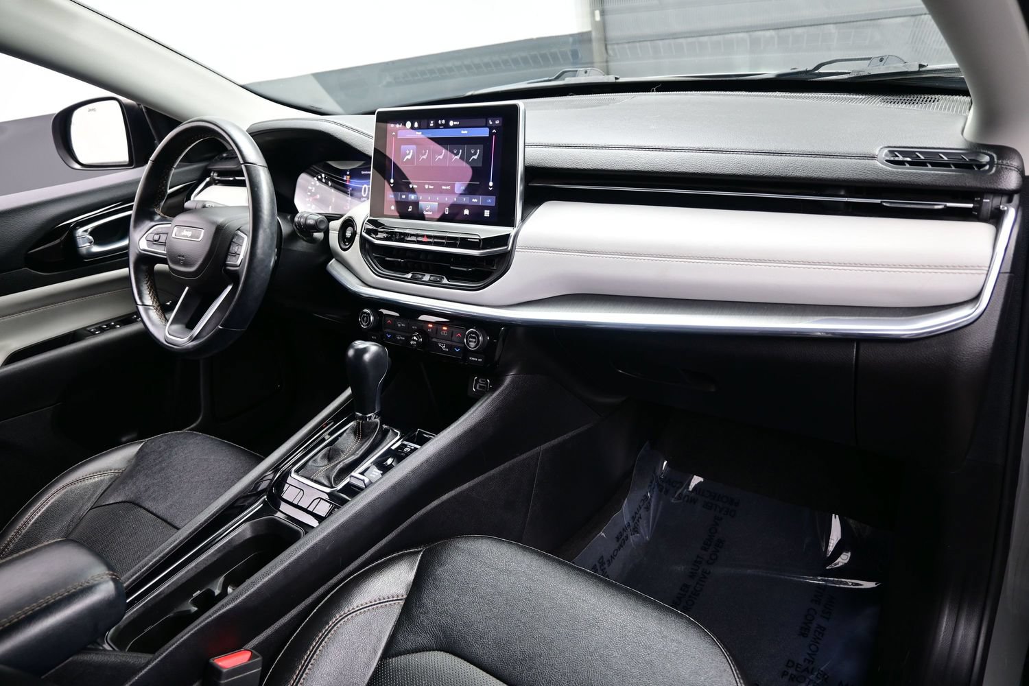 Used 2022 Jeep Compass Limited AWD/4WD image 18