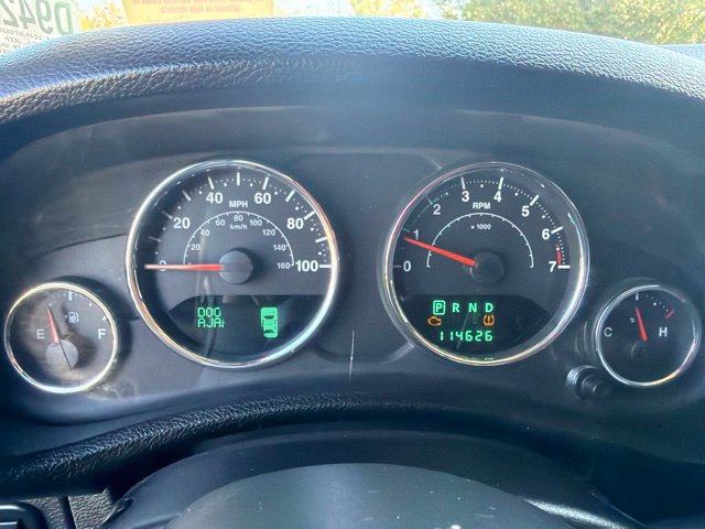Used 2013 Jeep Wrangler Unlimited Rubicon w/ Dual Top Group AWD/4WD image 23