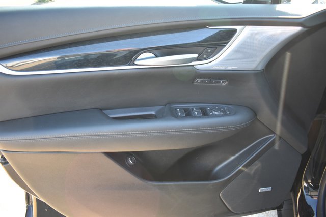 Used 2025 Cadillac XT5 Premium Luxury image 12