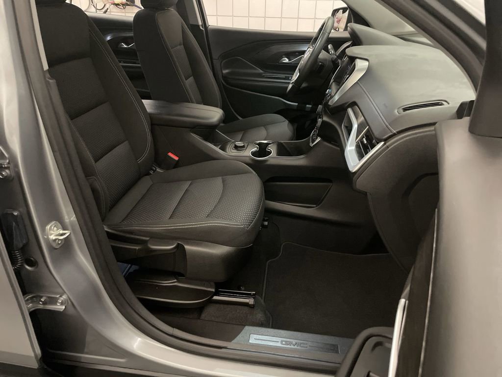 Used 2023 GMC Terrain SLE FWD image 21
