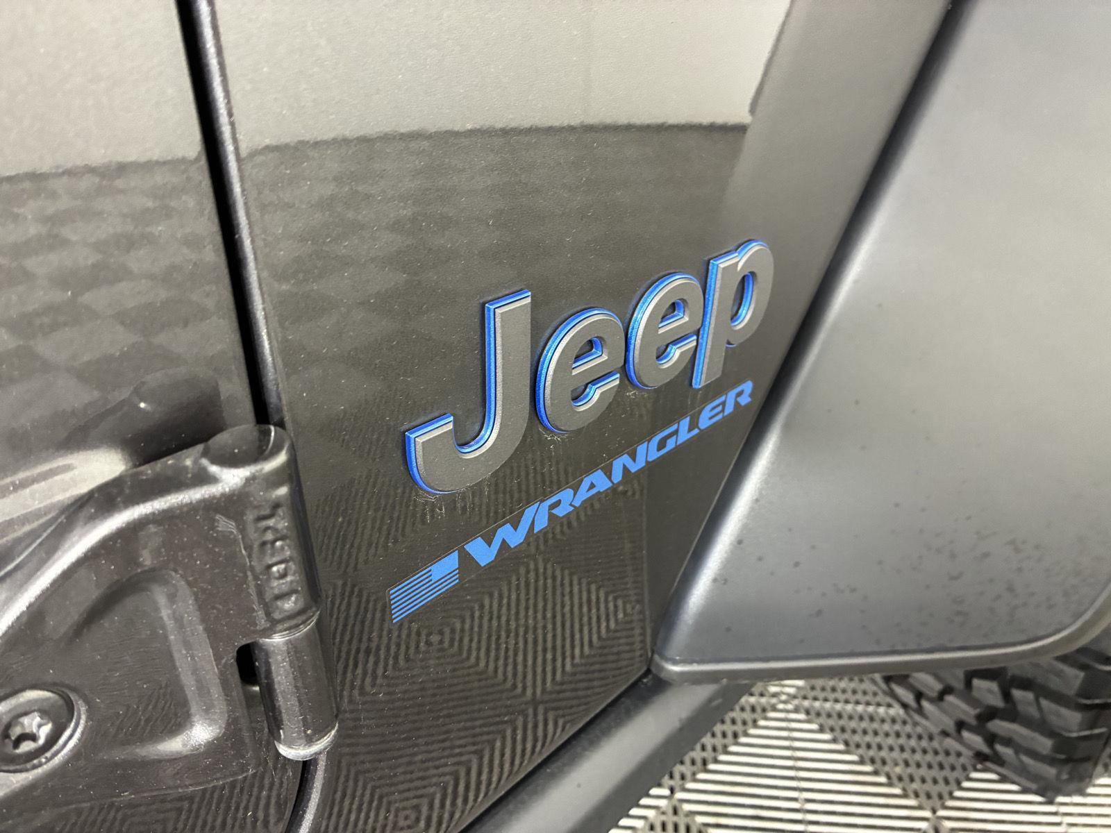 Used 2023 Jeep Wrangler Unlimited w/ Cold Weather Group AWD/4WD image 30
