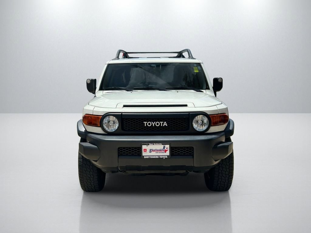 Used 2014 Toyota FJ Cruiser 4WD w/ Upgrade Package image 2