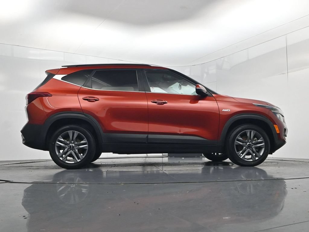 Used 2021 Kia Seltos S AWD/4WD image 45