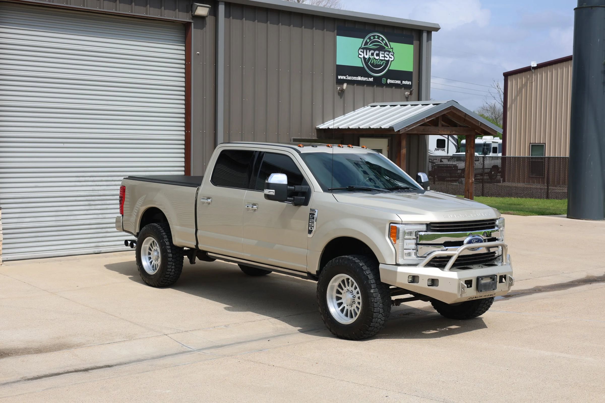 Used 2017 Ford F250 King Ranch w/ King Ranch Ultimate Package image 15