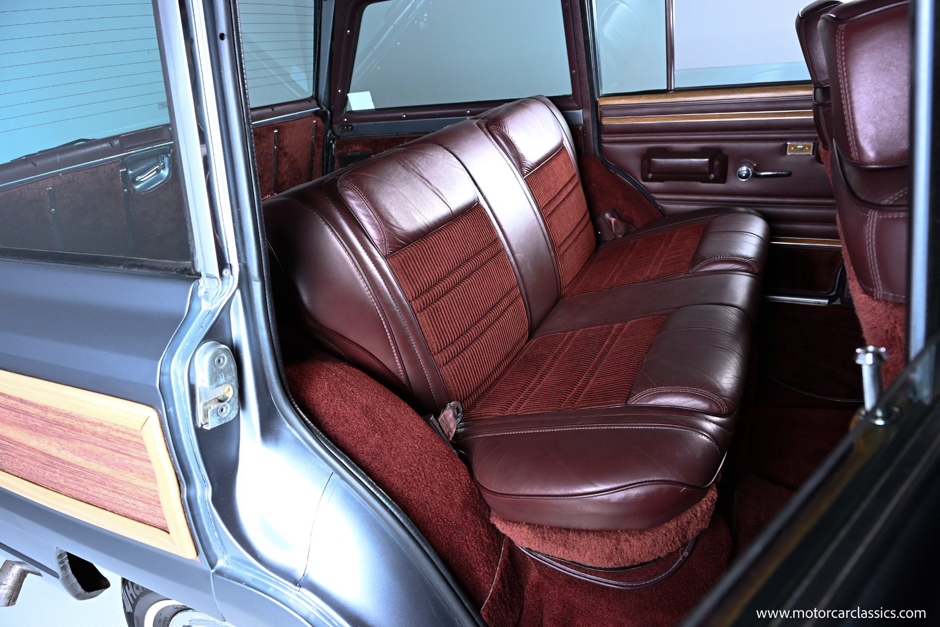 Used 1991 Jeep Grand Wagoneer AWD/4WD image 26