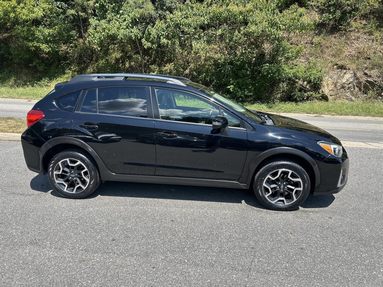 Used 2016 Subaru Crosstrek 2.0i Limited image 11