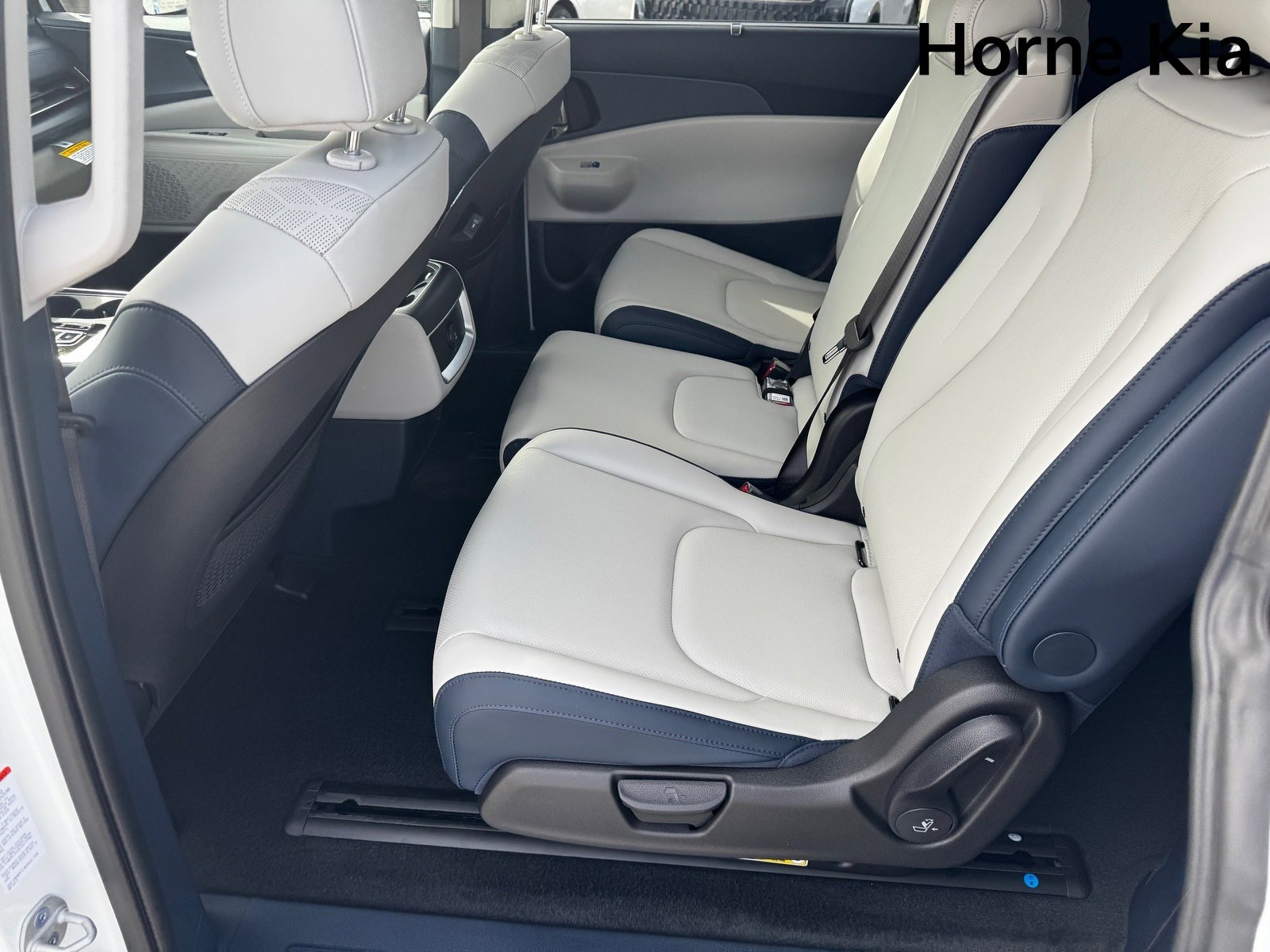 New 2026 Kia Carnival EX image 10