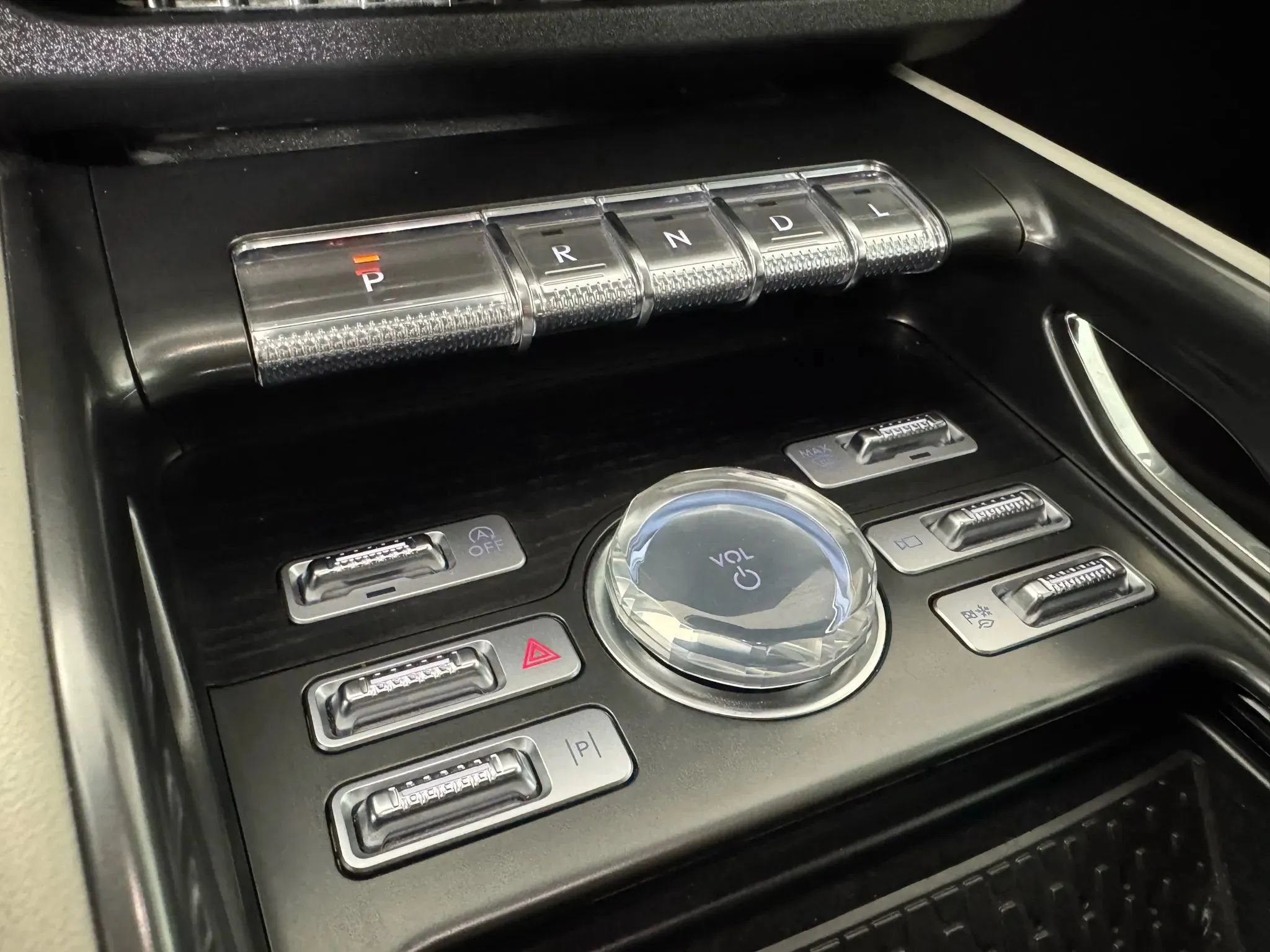 Used 2024 Lincoln Nautilus Reserve w/ Equipment Group 202A AWD/4WD image 23
