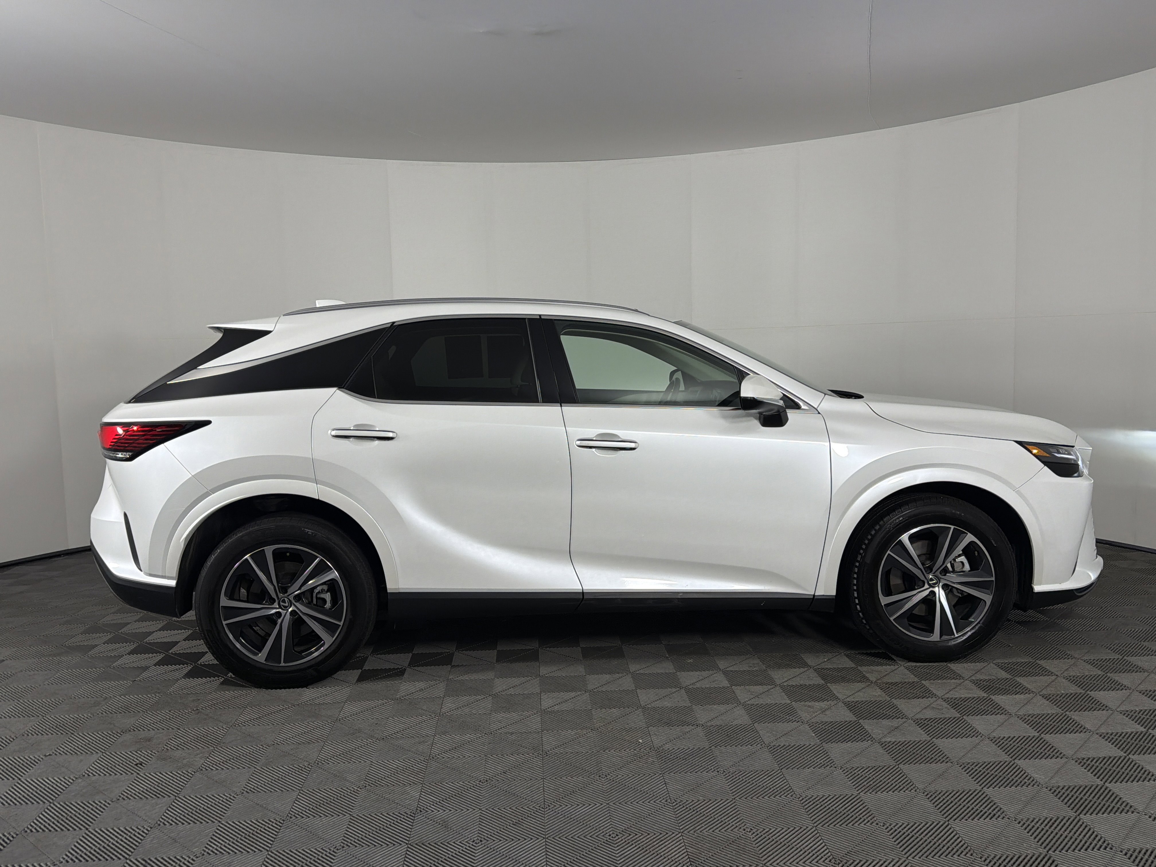 Used 2024 Lexus RX 350 AWD w/ Technology Package image 27