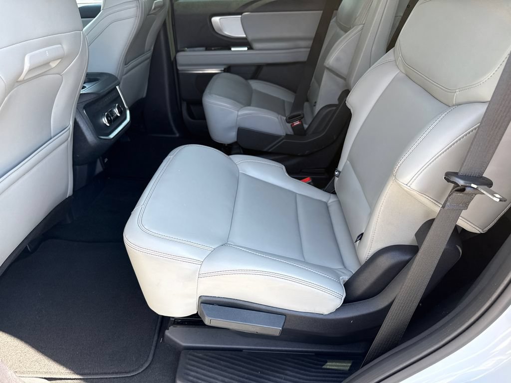 Used 2025 Ford Expedition Active AWD/4WD image 20
