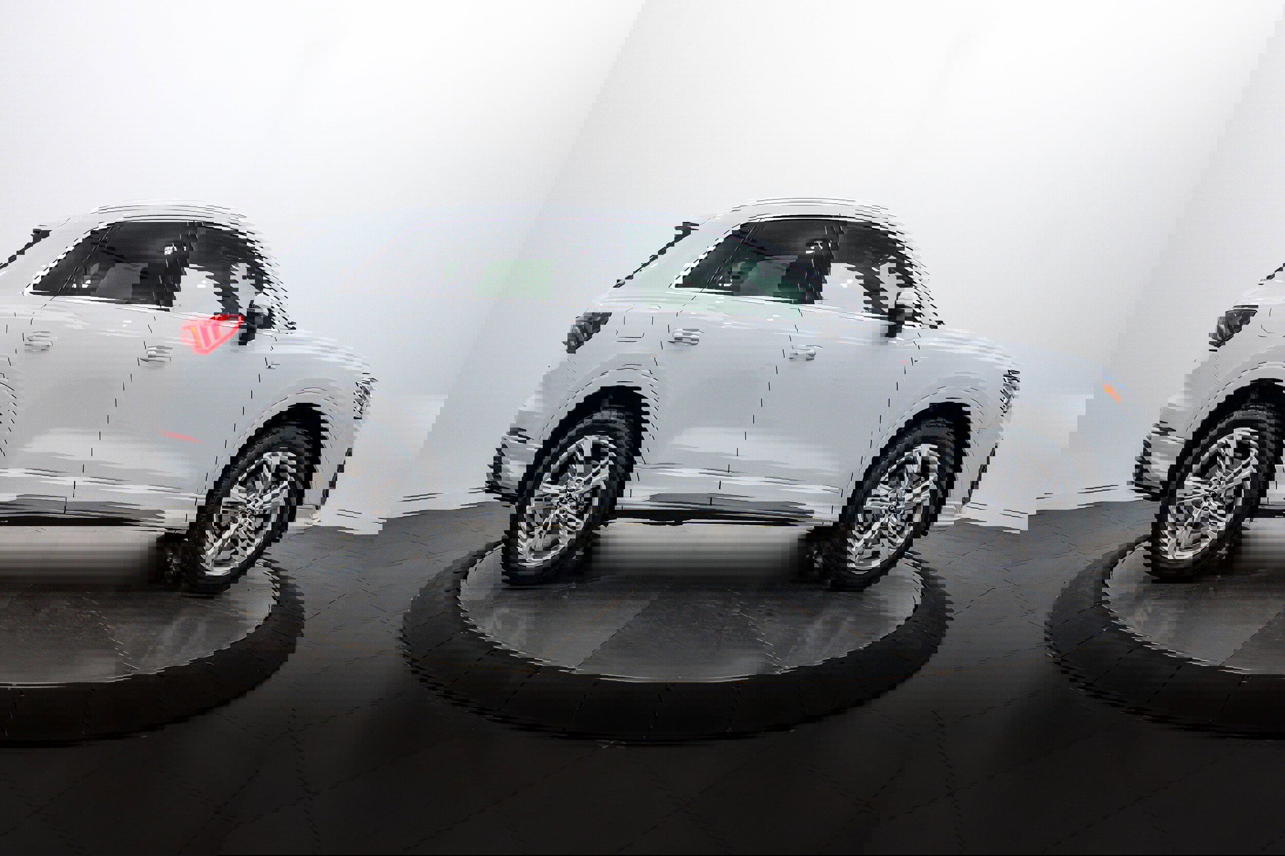 Used 2021 Audi Q3 2.0T Premium Plus w/ Premium Plus Package image 3