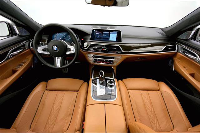Used 2019 BMW M760i xDrive w/ Luxury Rear Seating Package image 16