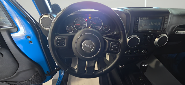 Used 2012 Jeep Wrangler Unlimited Sahara w/ Connectivity Group AWD/4WD image 14