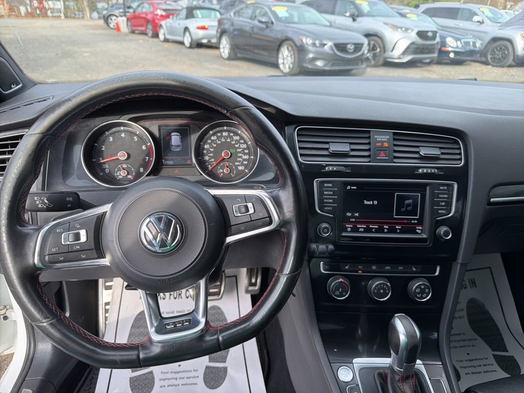 Used 2017 Volkswagen GTI SE image 20