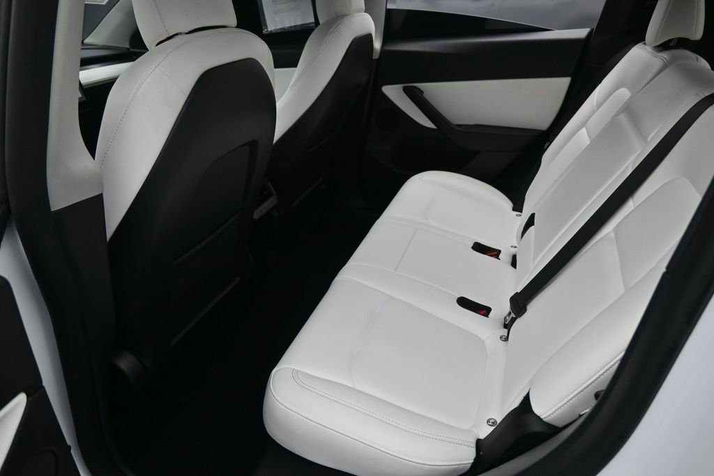 Used 2022 Tesla Model Y Performance AWD/4WD image 26