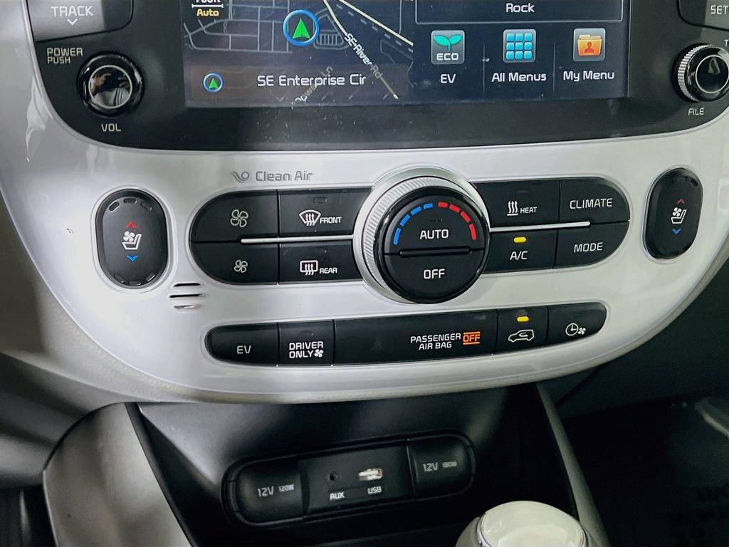 Used 2016 Kia Soul EV + w/ Sun & Fun Package FWD image 14