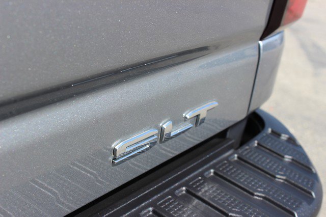 Used 2025 GMC Sierra 3500 SLT w/ SLT Convenience Package image 15