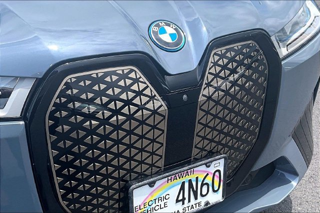 Used 2024 BMW iX xDrive50 w/ Premium Package AWD/4WD image 29
