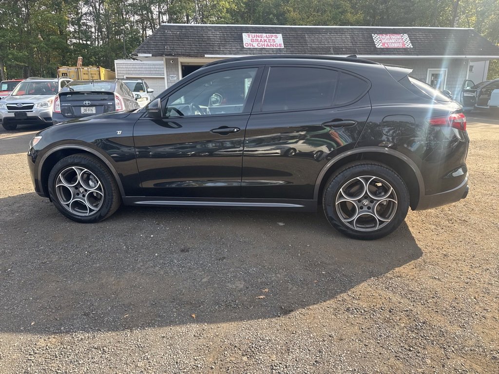 Used 2022 Alfa Romeo Stelvio Ti image 19