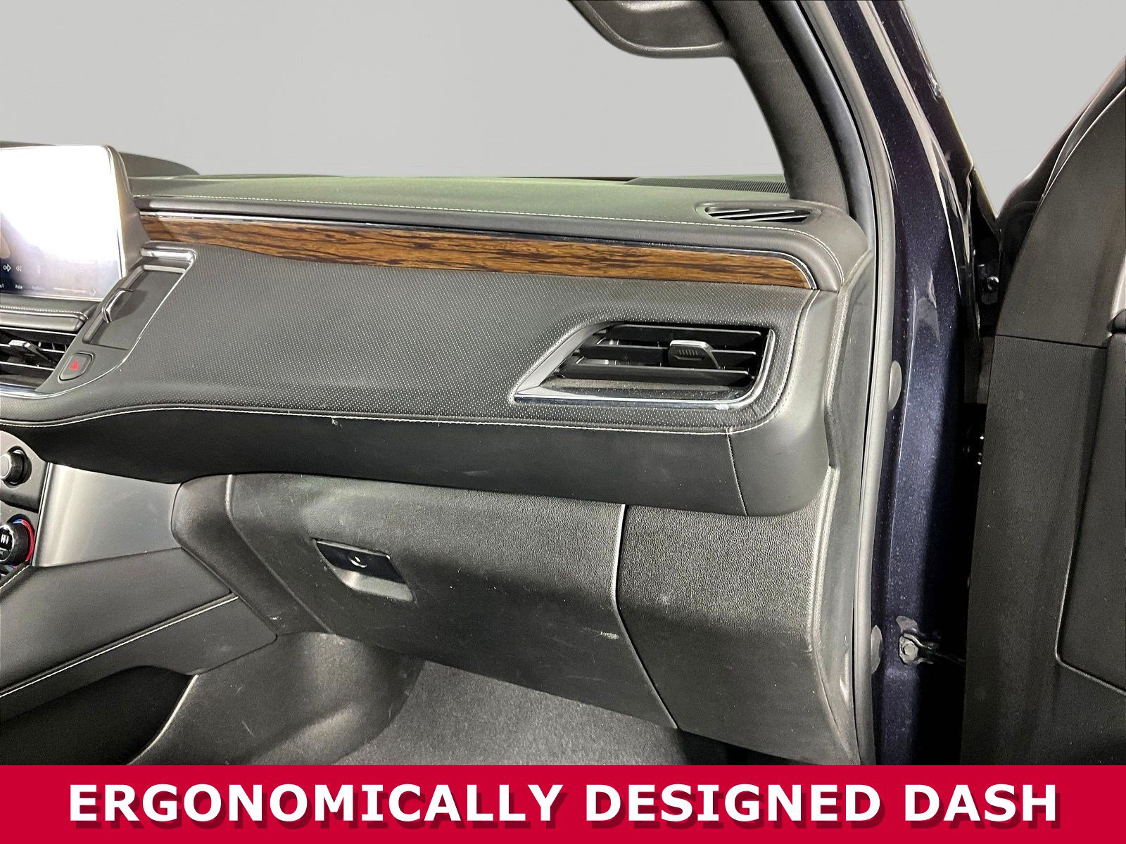 Used 2023 Chevrolet Tahoe Premier AWD/4WD image 25